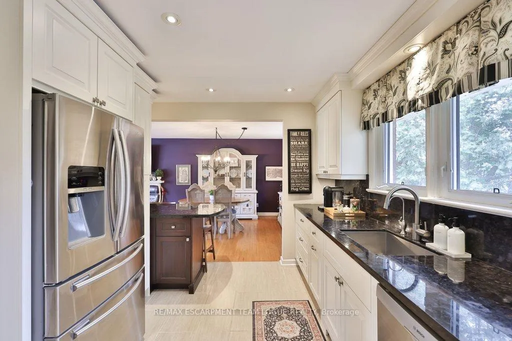 Photo 18 of 377 Arden Crescent, Burlington, Shoreacres — HOMEH