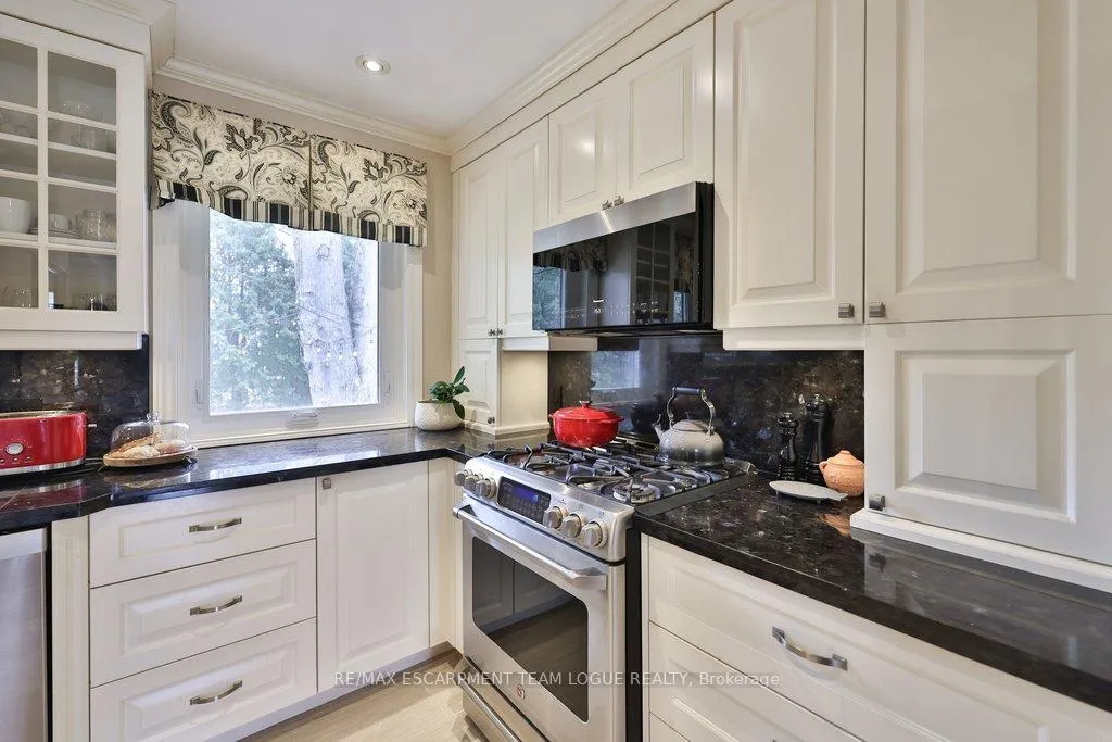 Photo 20 of 377 Arden Crescent, Burlington, Shoreacres — HOMEH
