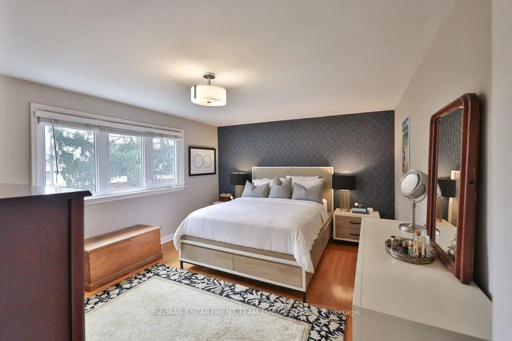 Photo 22 of 377 Arden Crescent, Burlington, Shoreacres — HOMEH