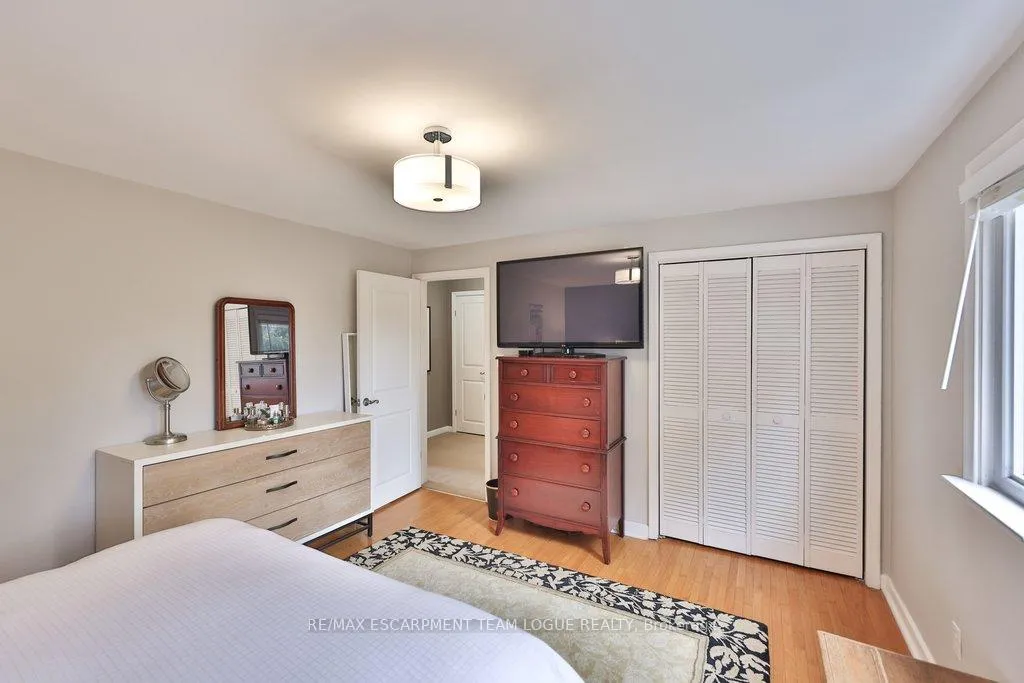 Photo 23 of 377 Arden Crescent, Burlington, Shoreacres — HOMEH
