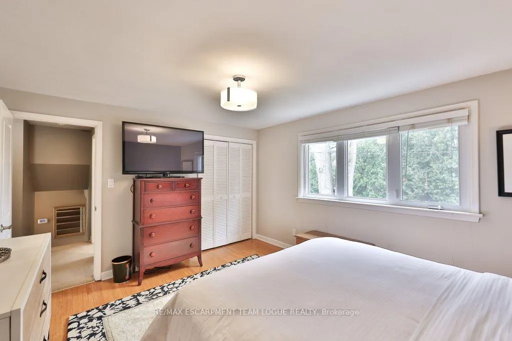 Photo 24 of 377 Arden Crescent, Burlington, Shoreacres — HOMEH