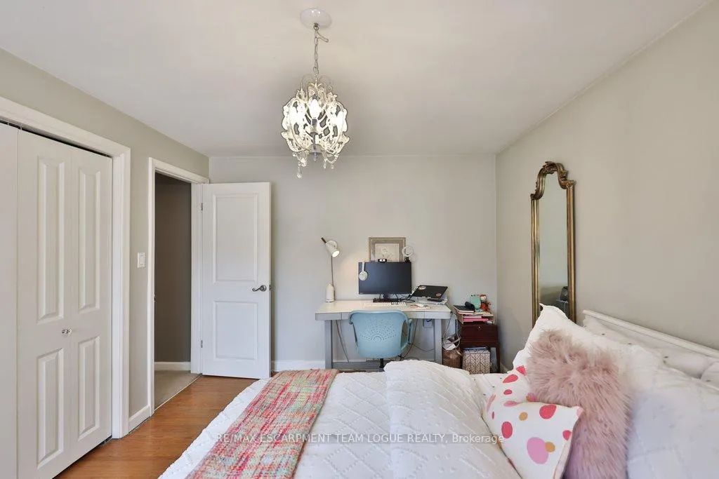 Photo 26 of 377 Arden Crescent, Burlington, Shoreacres — HOMEH