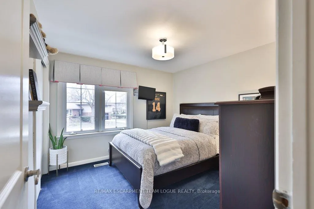 Photo 28 of 377 Arden Crescent, Burlington, Shoreacres — HOMEH