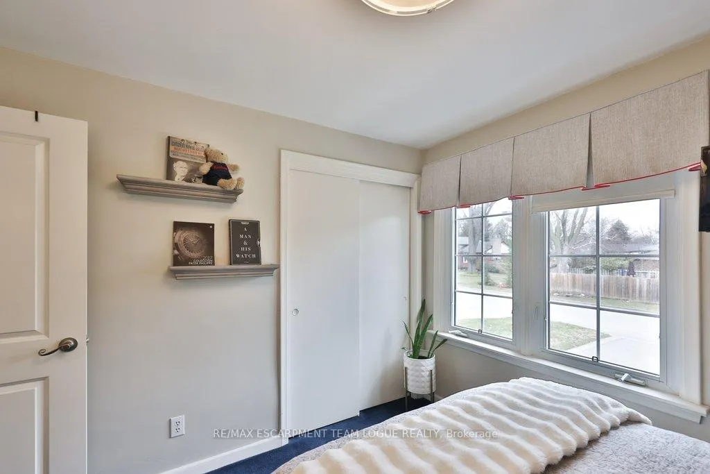 Photo 29 of 377 Arden Crescent, Burlington, Shoreacres — HOMEH
