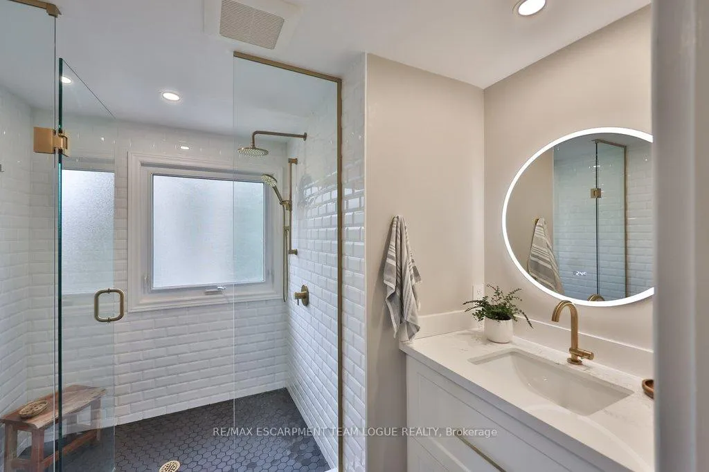 Photo 31 of 377 Arden Crescent, Burlington, Shoreacres — HOMEH
