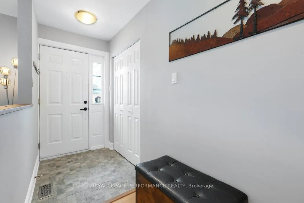Photo 4 of 12 Willeth Avenue, Ottawa, City View/Skyline/Fisher Heights/Parkwood Hills — HOMEH