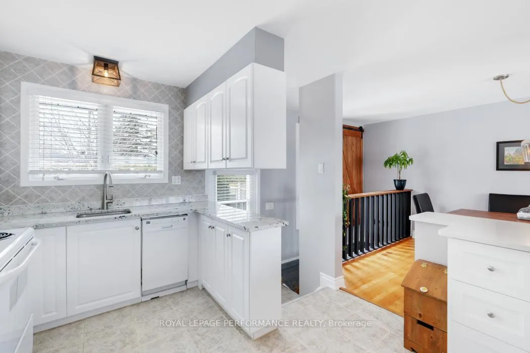 Photo 13 of 12 Willeth Avenue, Ottawa, City View/Skyline/Fisher Heights/Parkwood Hills — HOMEH