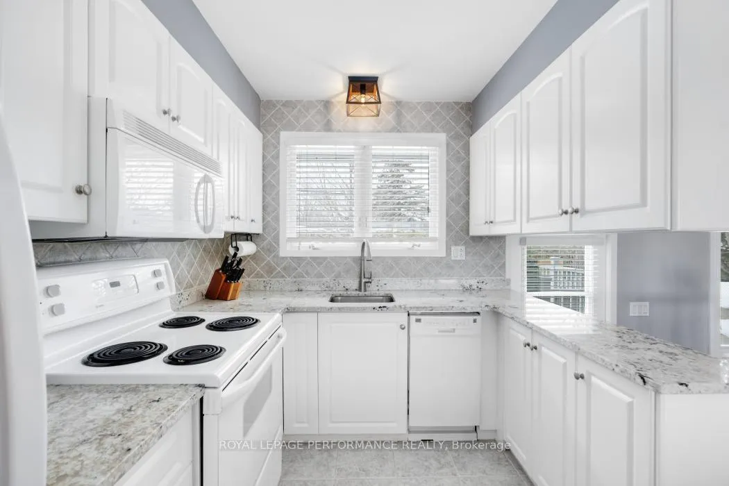 Photo 14 of 12 Willeth Avenue, Ottawa, City View/Skyline/Fisher Heights/Parkwood Hills — HOMEH