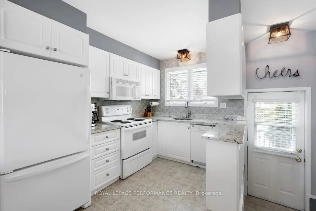 Photo 17 of 12 Willeth Avenue, Ottawa, City View/Skyline/Fisher Heights/Parkwood Hills — HOMEH