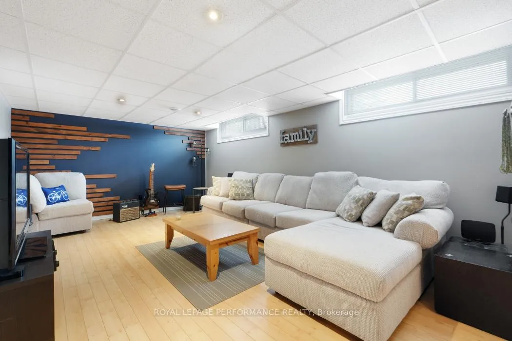 Photo 33 of 12 Willeth Avenue, Ottawa, City View/Skyline/Fisher Heights/Parkwood Hills — HOMEH