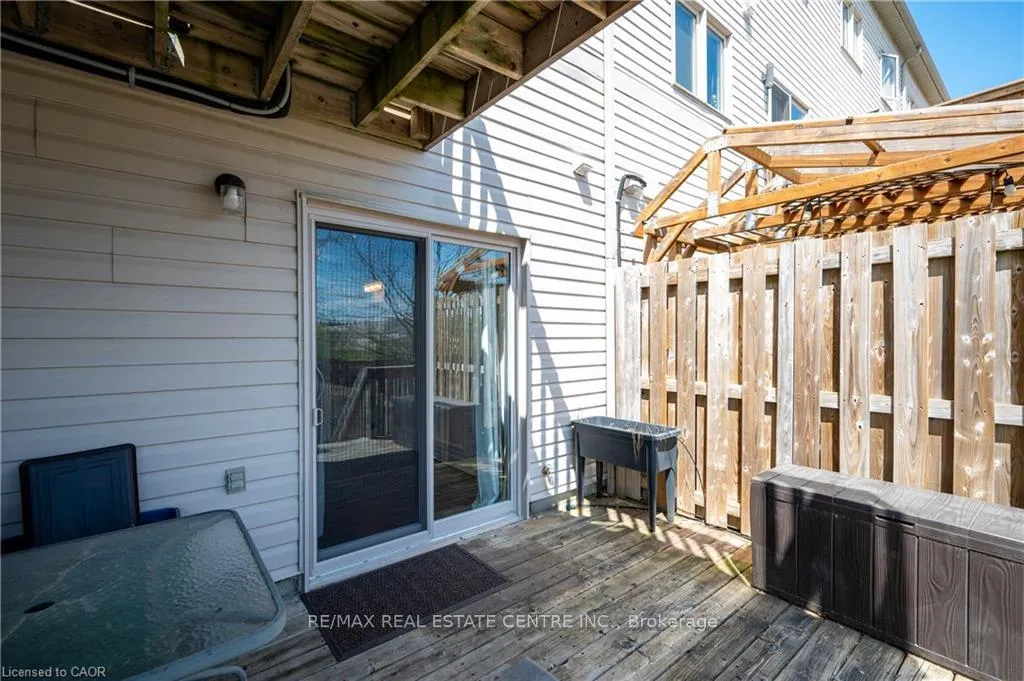 Photo 3 of Unit D26, 85 Bankside Drive, Kitchener — HOMEH