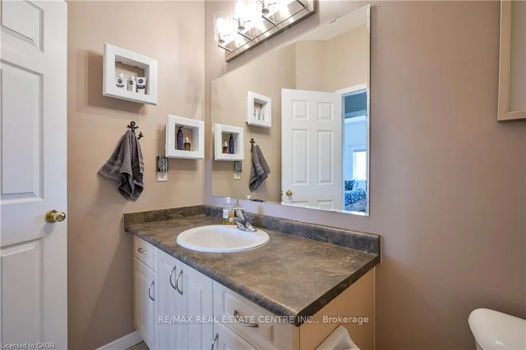 Photo 10 of Unit D26, 85 Bankside Drive, Kitchener — HOMEH
