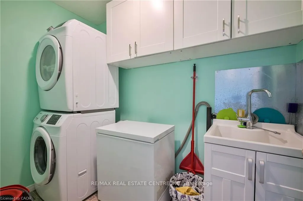 Photo 12 of Unit D26, 85 Bankside Drive, Kitchener — HOMEH