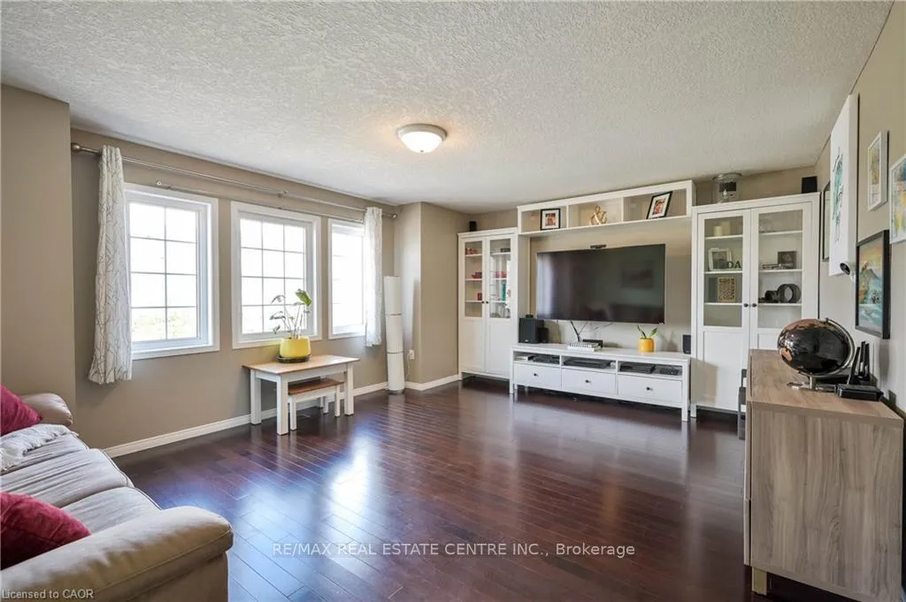 Photo 13 of Unit D26, 85 Bankside Drive, Kitchener — HOMEH