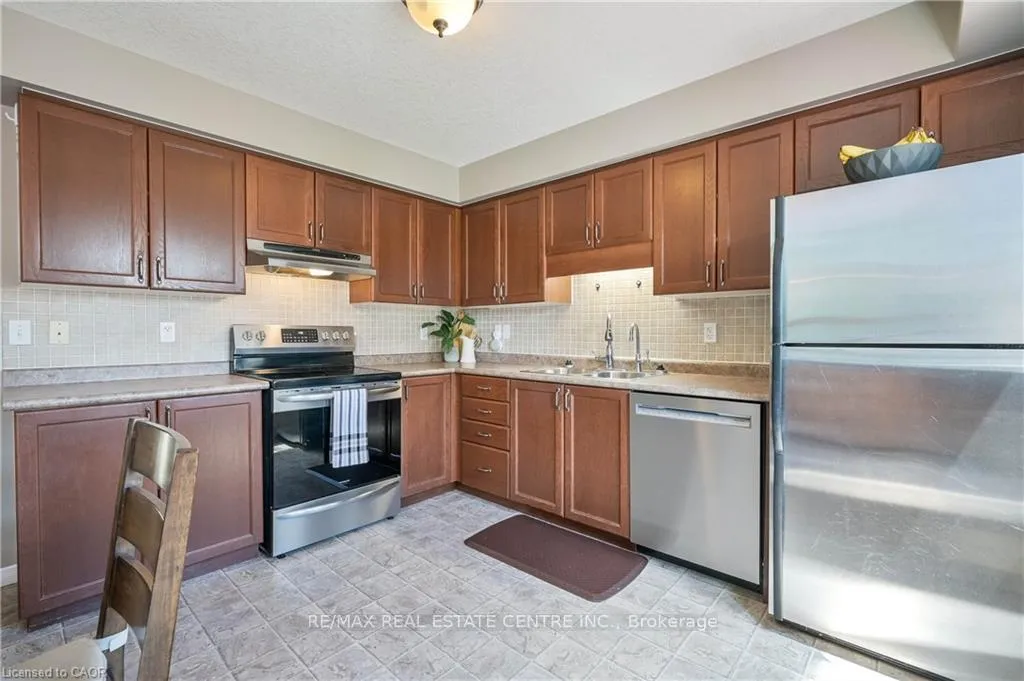 Photo 17 of Unit D26, 85 Bankside Drive, Kitchener — HOMEH