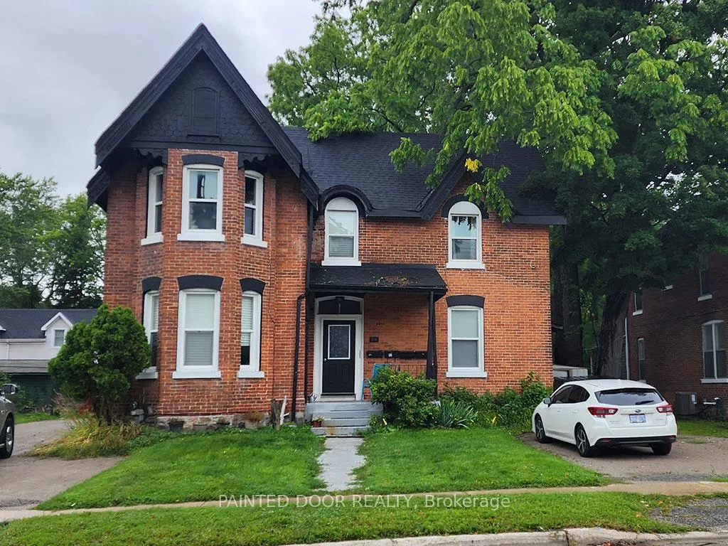 Front of Unit 3, 28 Wellington Street W