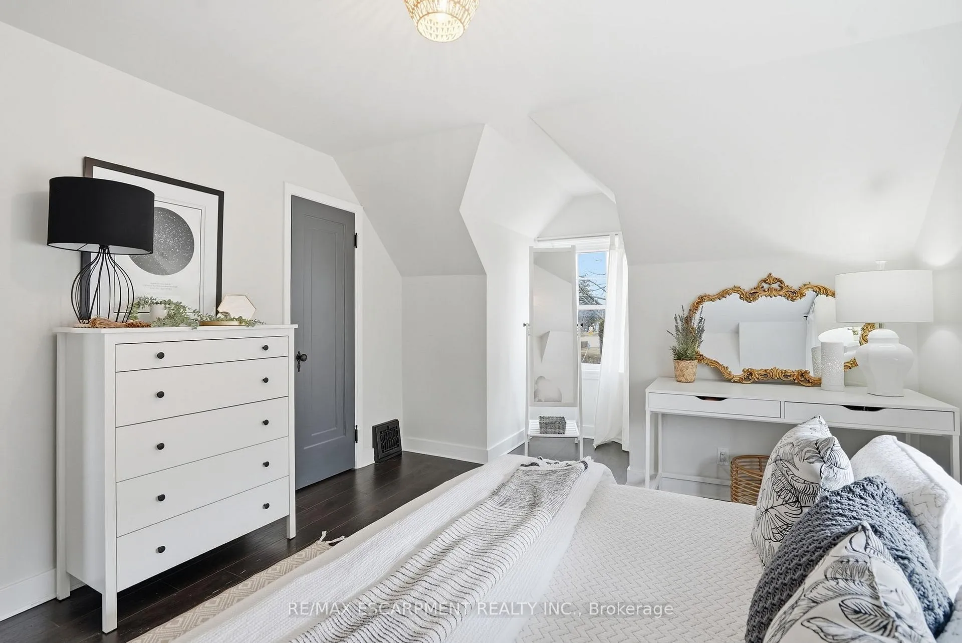 Photo 23 of 106 Laurel Street, Waterloo — HOMEH