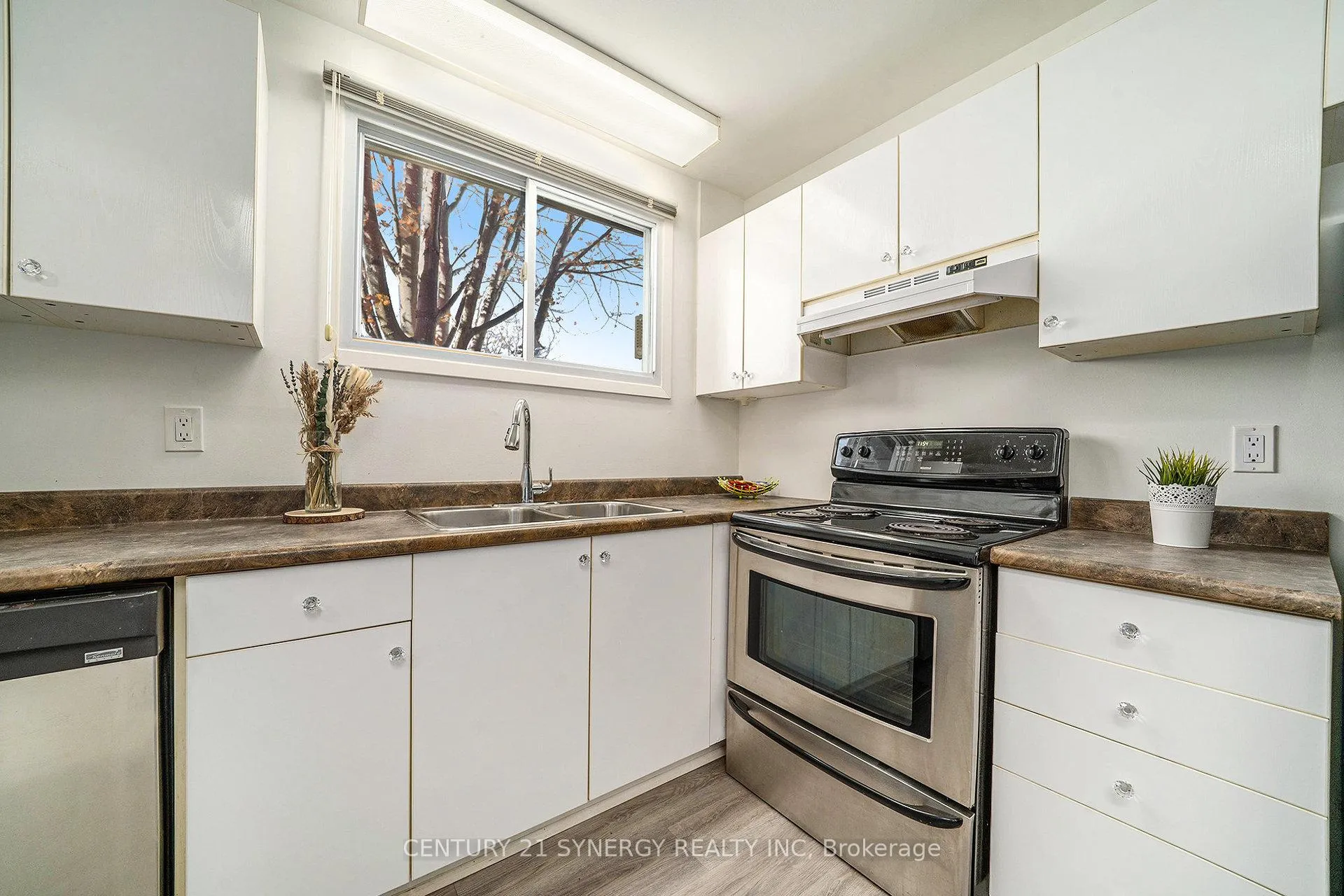 Photo 4 of Unit 46, 7 Glencoe Street, Ottawa, Arlington Woods — HOMEH