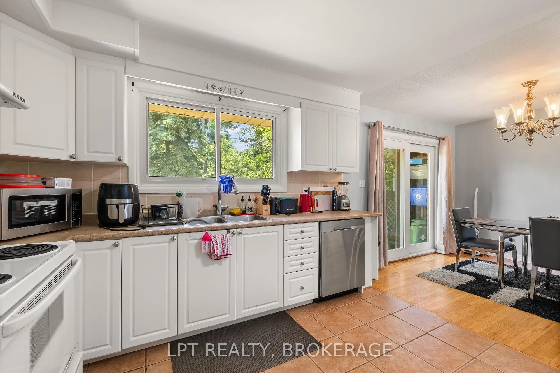 Photo 12 of 14 Herchmer Crescent, Kingston, Central City West — HOMEH