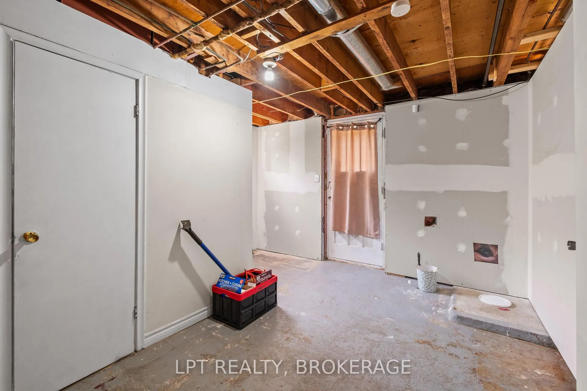 Photo 27 of 14 Herchmer Crescent, Kingston, Central City West — HOMEH