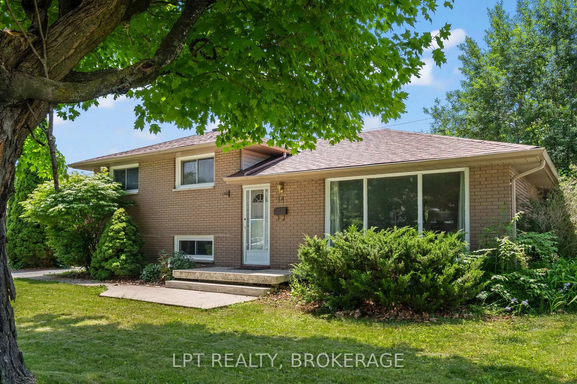 Photo 32 of 14 Herchmer Crescent, Kingston, Central City West — HOMEH