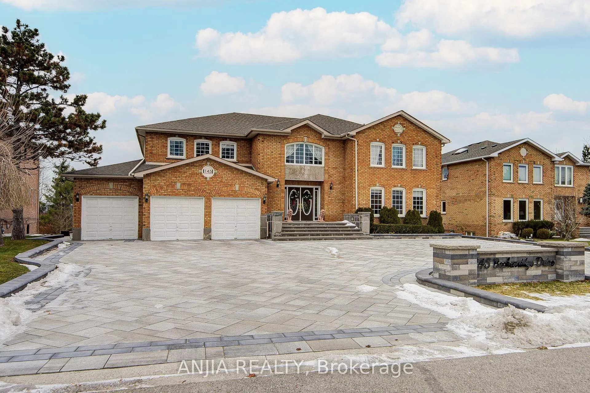 Photo 2 of 145 Beckenridge Drive, Markham, Milliken Mills East — HOMEH