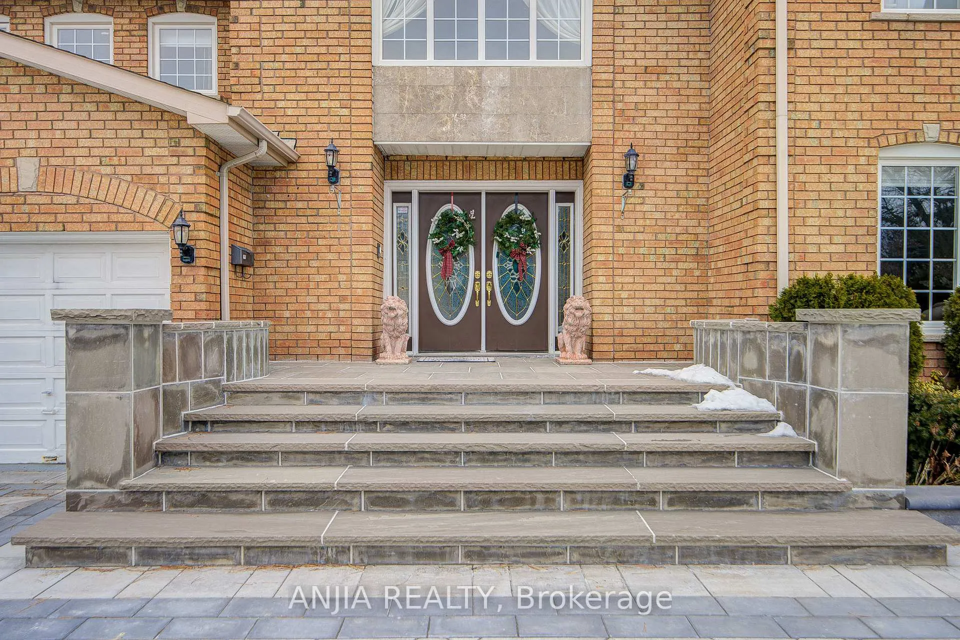 Photo 3 of 145 Beckenridge Drive, Markham, Milliken Mills East — HOMEH