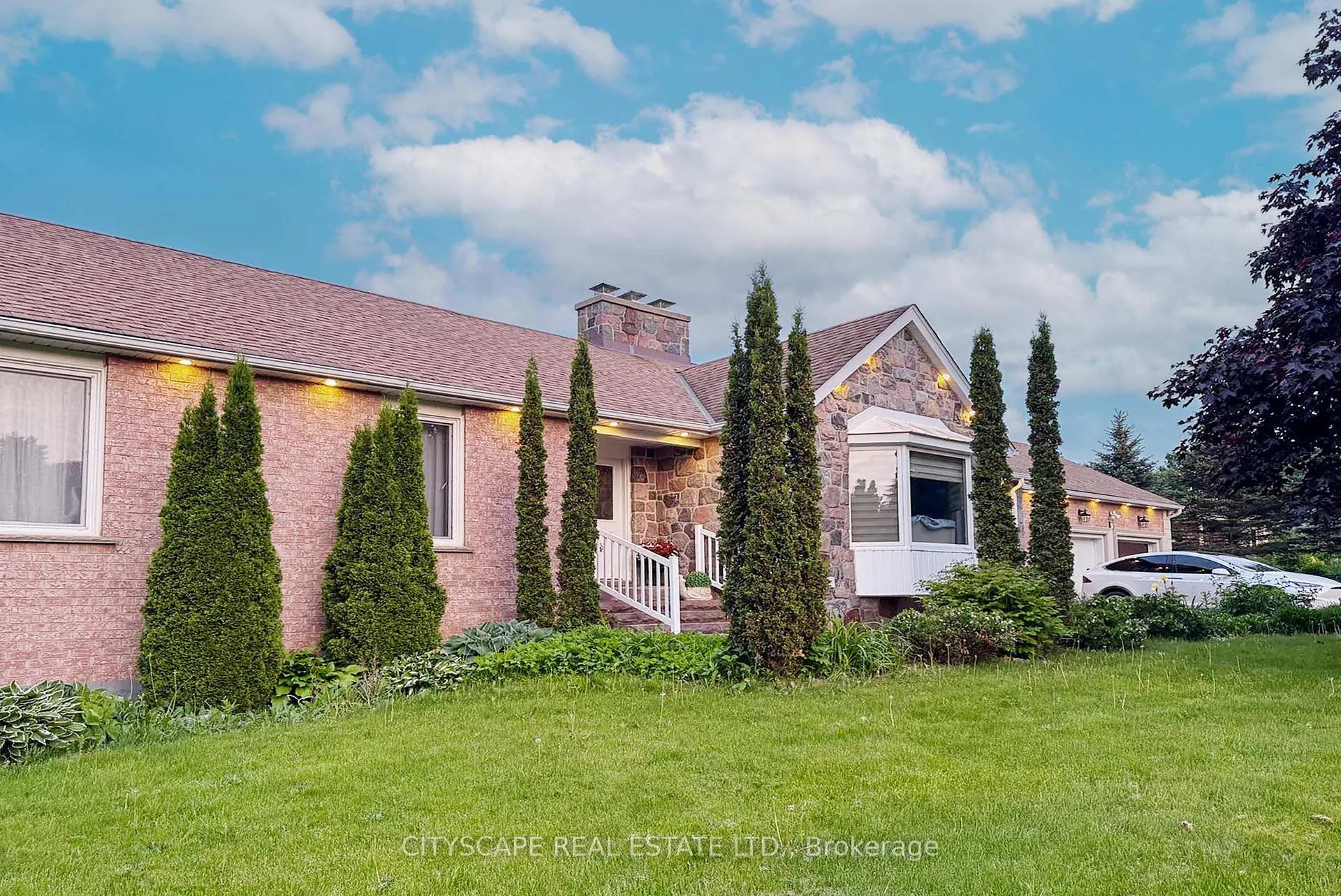 Photo 2 of 7 McConachie Crescent, Caledon, Rural Caledon — HOMEH