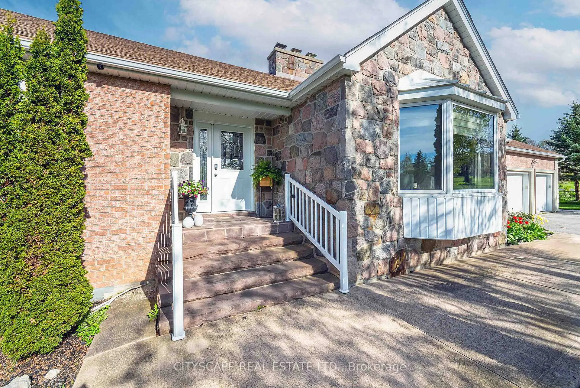 Photo 3 of 7 McConachie Crescent, Caledon, Rural Caledon — HOMEH