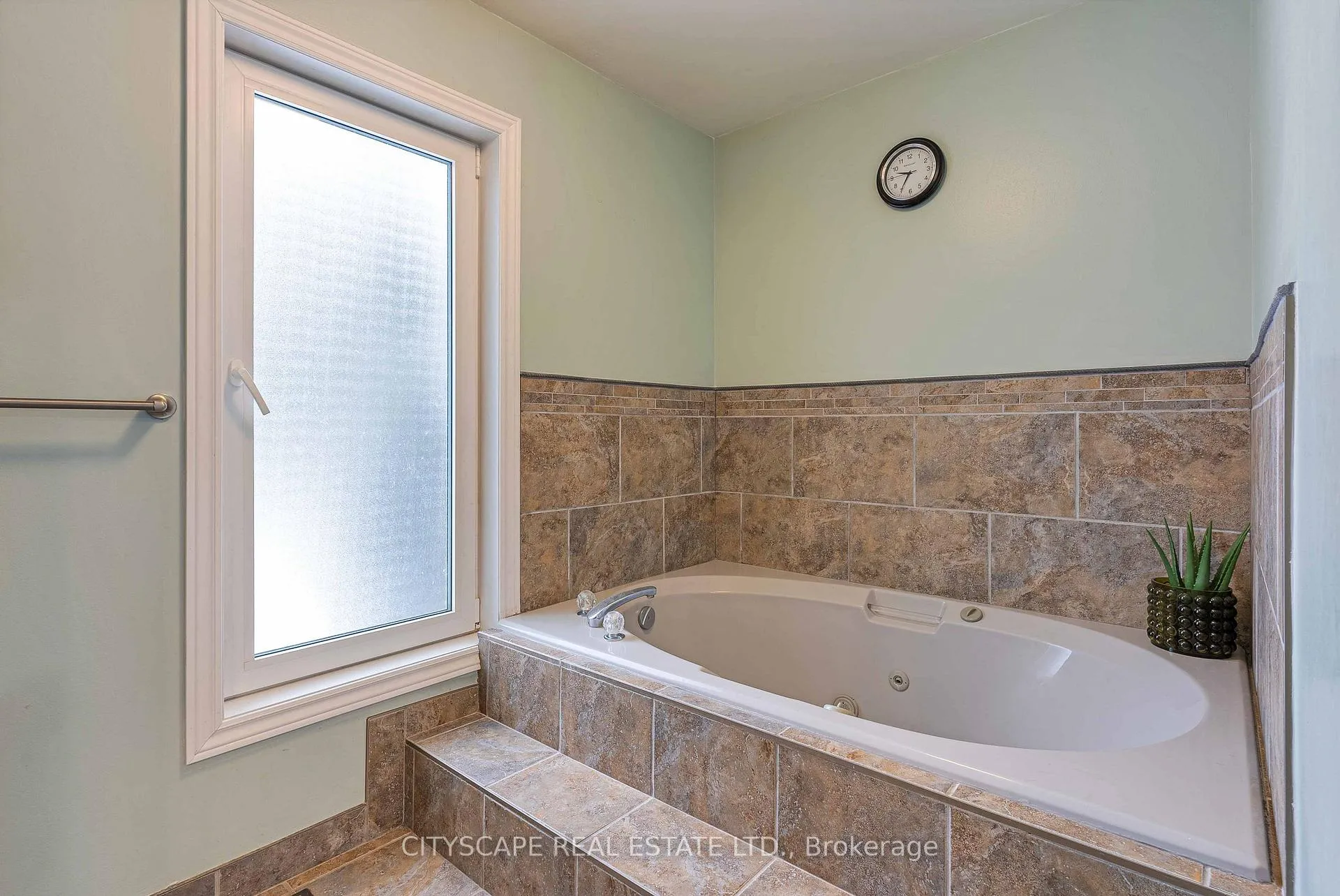 Photo 34 of 7 McConachie Crescent, Caledon, Rural Caledon — HOMEH