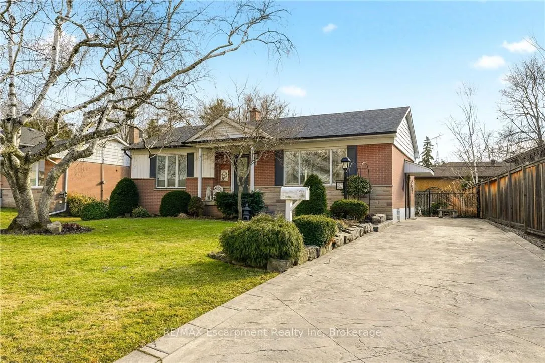 Photo 1 of 252 Hammersmith Court, Burlington, Appleby — HOMEH