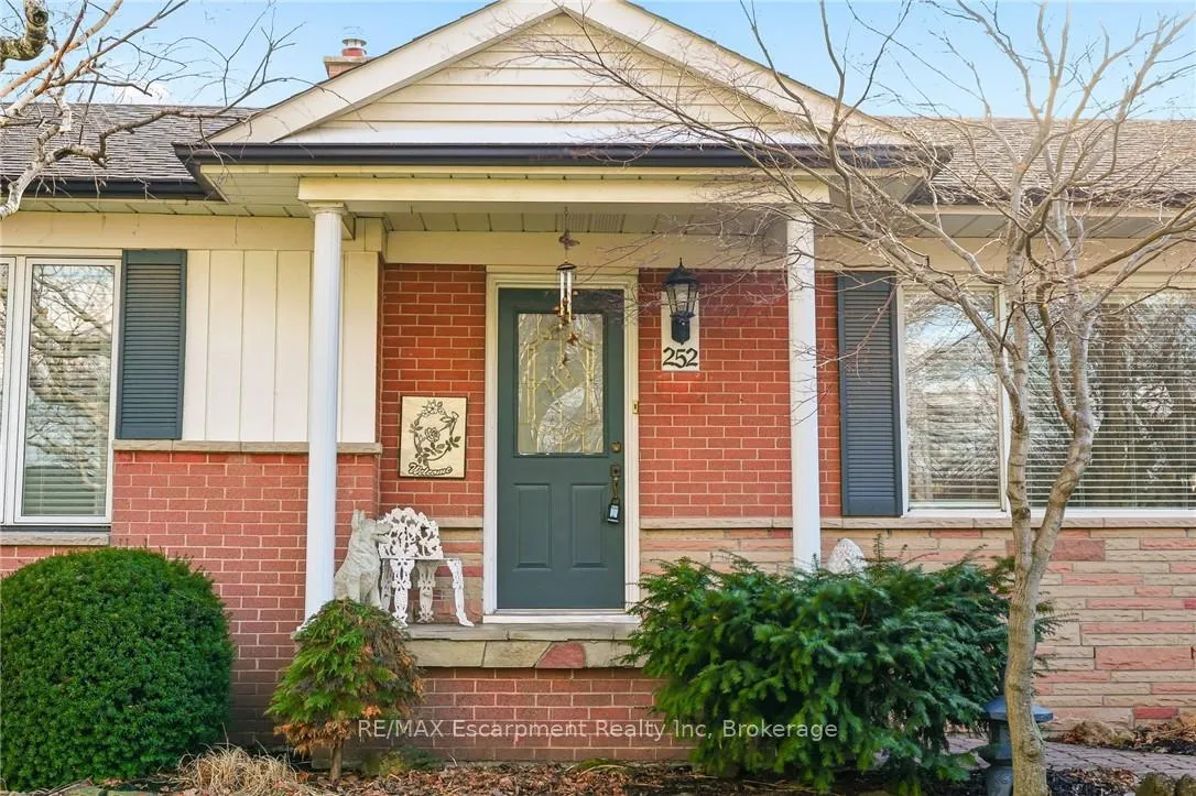 Photo 3 of 252 Hammersmith Court, Burlington, Appleby — HOMEH