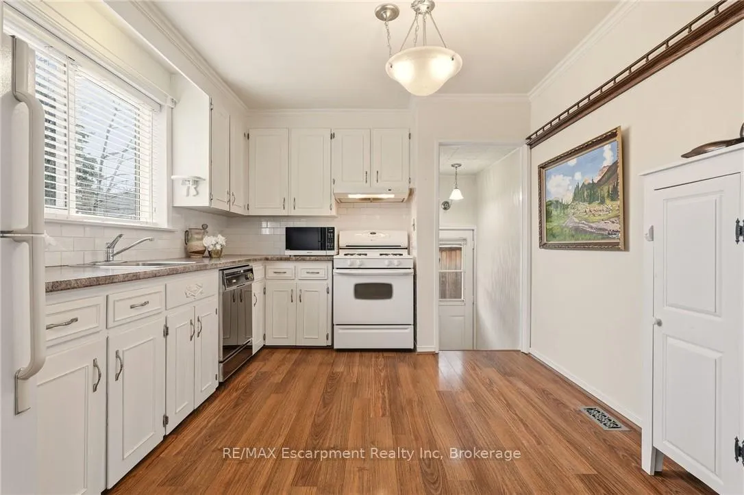 Photo 10 of 252 Hammersmith Court, Burlington, Appleby — HOMEH