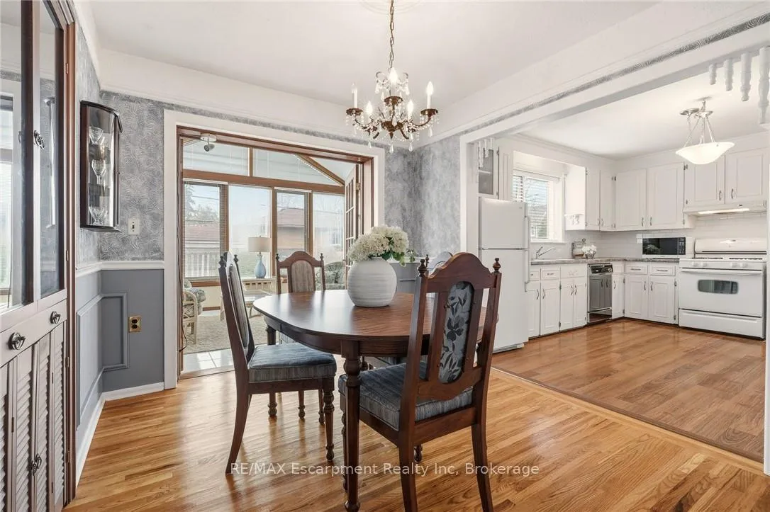 Photo 18 of 252 Hammersmith Court, Burlington, Appleby — HOMEH