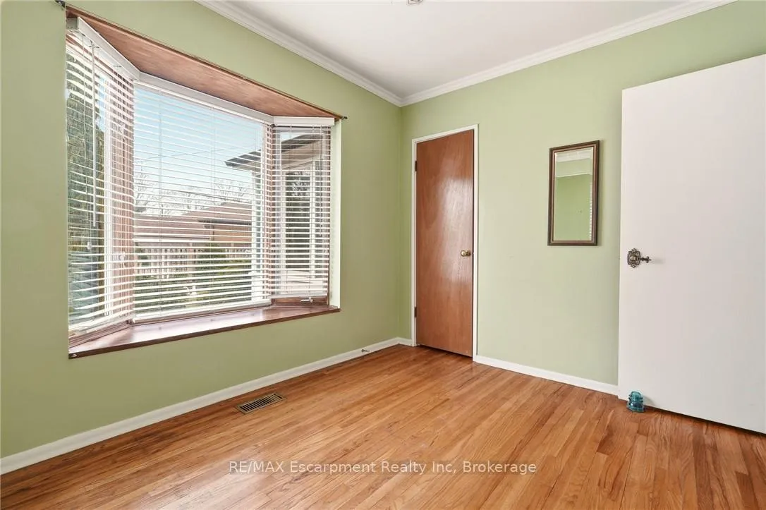 Photo 26 of 252 Hammersmith Court, Burlington, Appleby — HOMEH