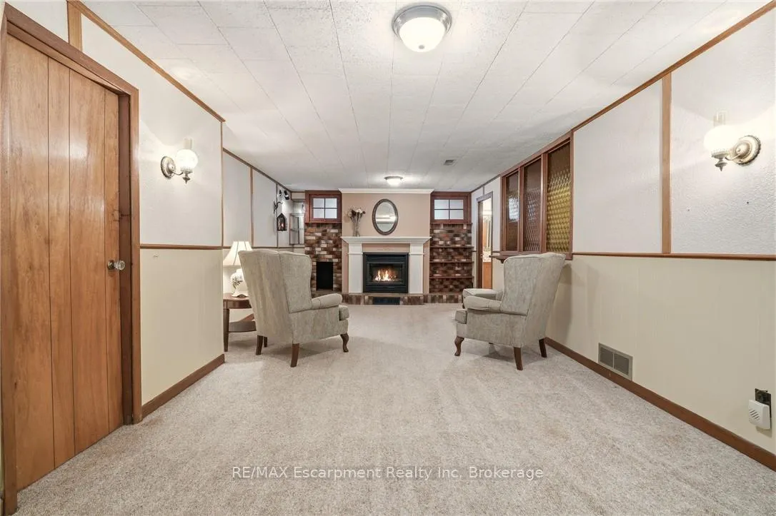 Photo 31 of 252 Hammersmith Court, Burlington, Appleby — HOMEH