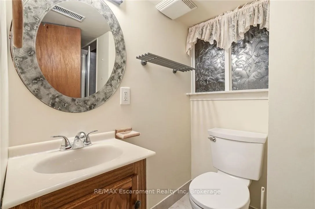 Photo 34 of 252 Hammersmith Court, Burlington, Appleby — HOMEH