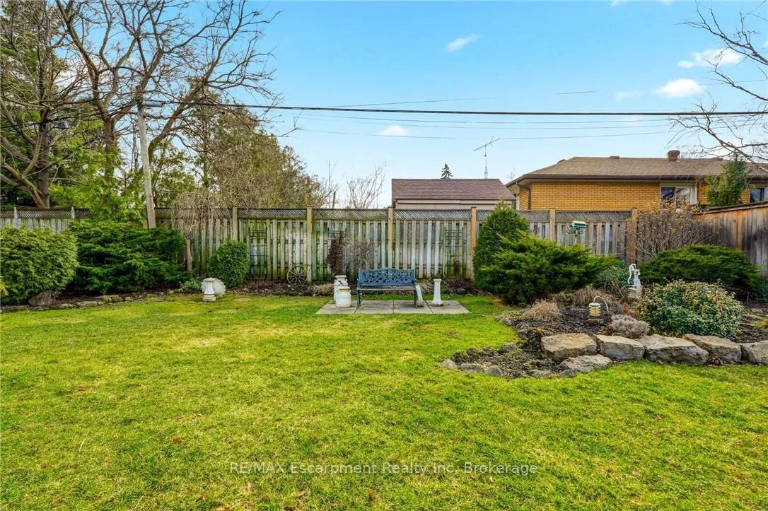 Photo 39 of 252 Hammersmith Court, Burlington, Appleby — HOMEH