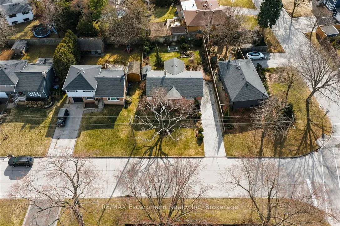 Photo 48 of 252 Hammersmith Court, Burlington, Appleby — HOMEH