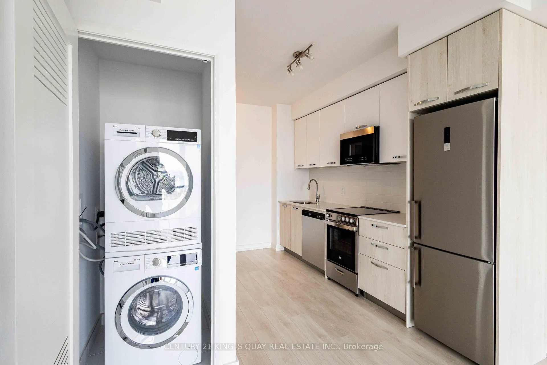 Photo 19 of Unit 2703, 75 James Street S, Hamilton, Corktown — HOMEH