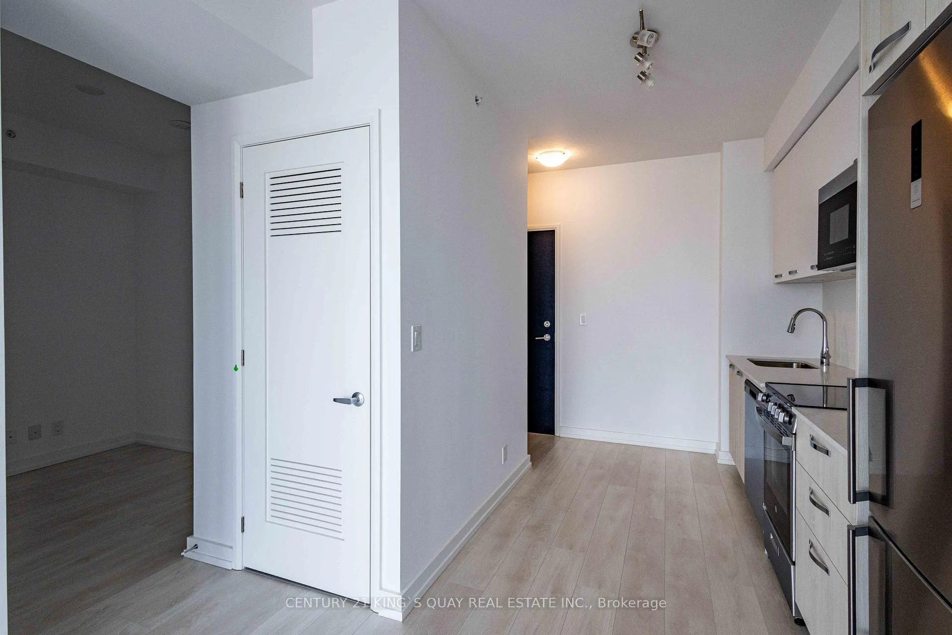 Photo 20 of Unit 2703, 75 James Street S, Hamilton, Corktown — HOMEH