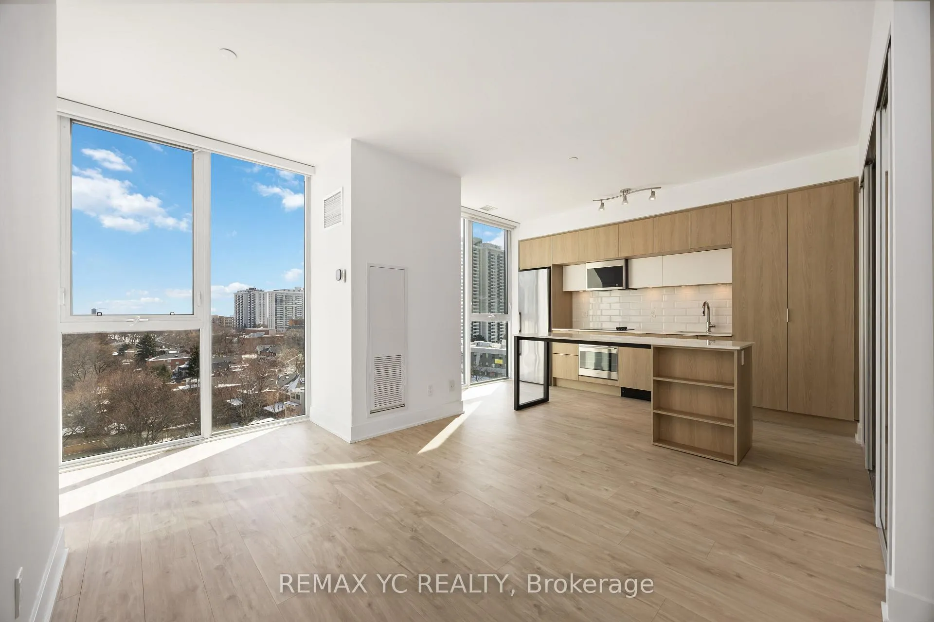 Front of Unit 801, 1 Belsize Drive