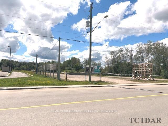 Photo 6 of 97 Brunetville Road, Kapuskasing — HOMEH