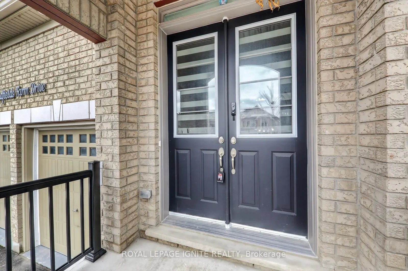 Photo 8 of 308 Windfields Farm Drive W, Oshawa, Windfields — HOMEH