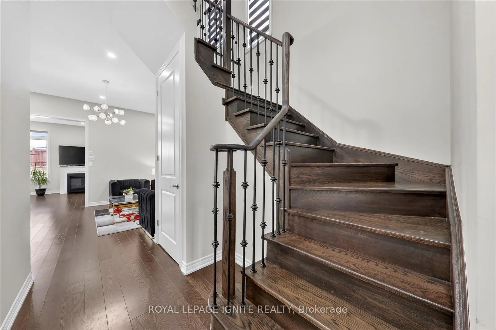 Photo 11 of 308 Windfields Farm Drive W, Oshawa, Windfields — HOMEH