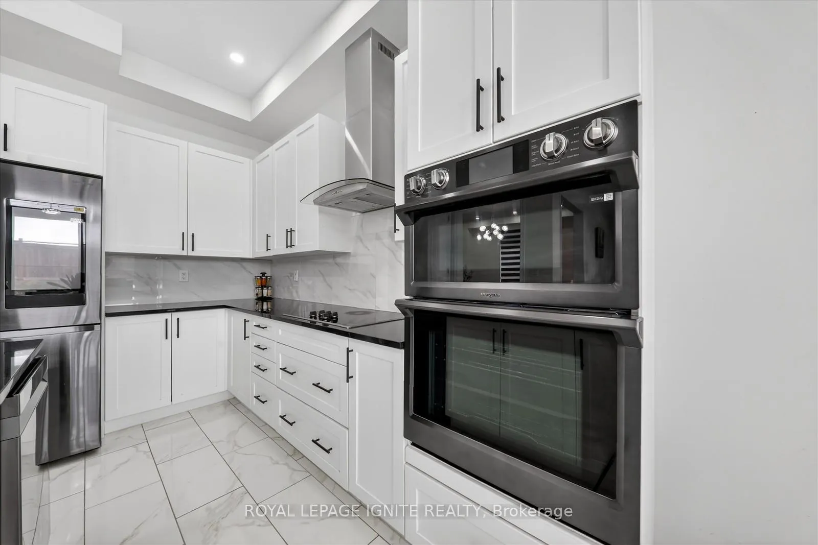 Photo 19 of 308 Windfields Farm Drive W, Oshawa, Windfields — HOMEH