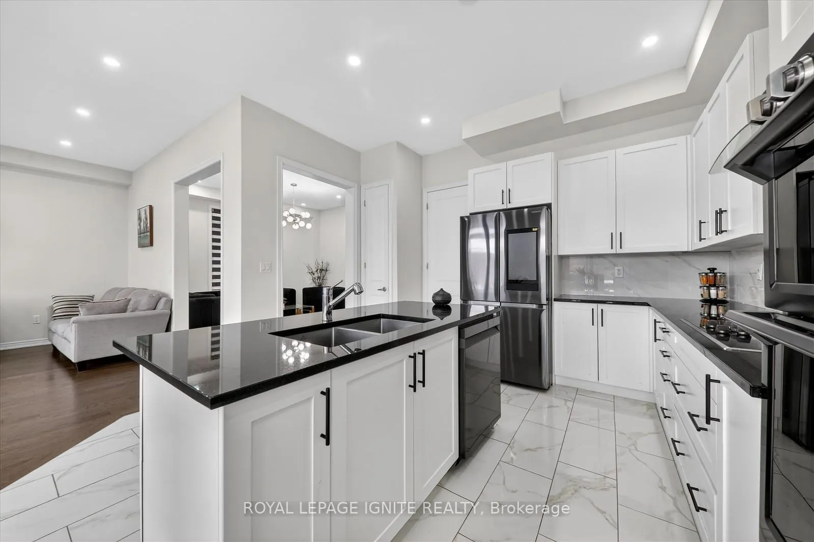 Photo 20 of 308 Windfields Farm Drive W, Oshawa, Windfields — HOMEH