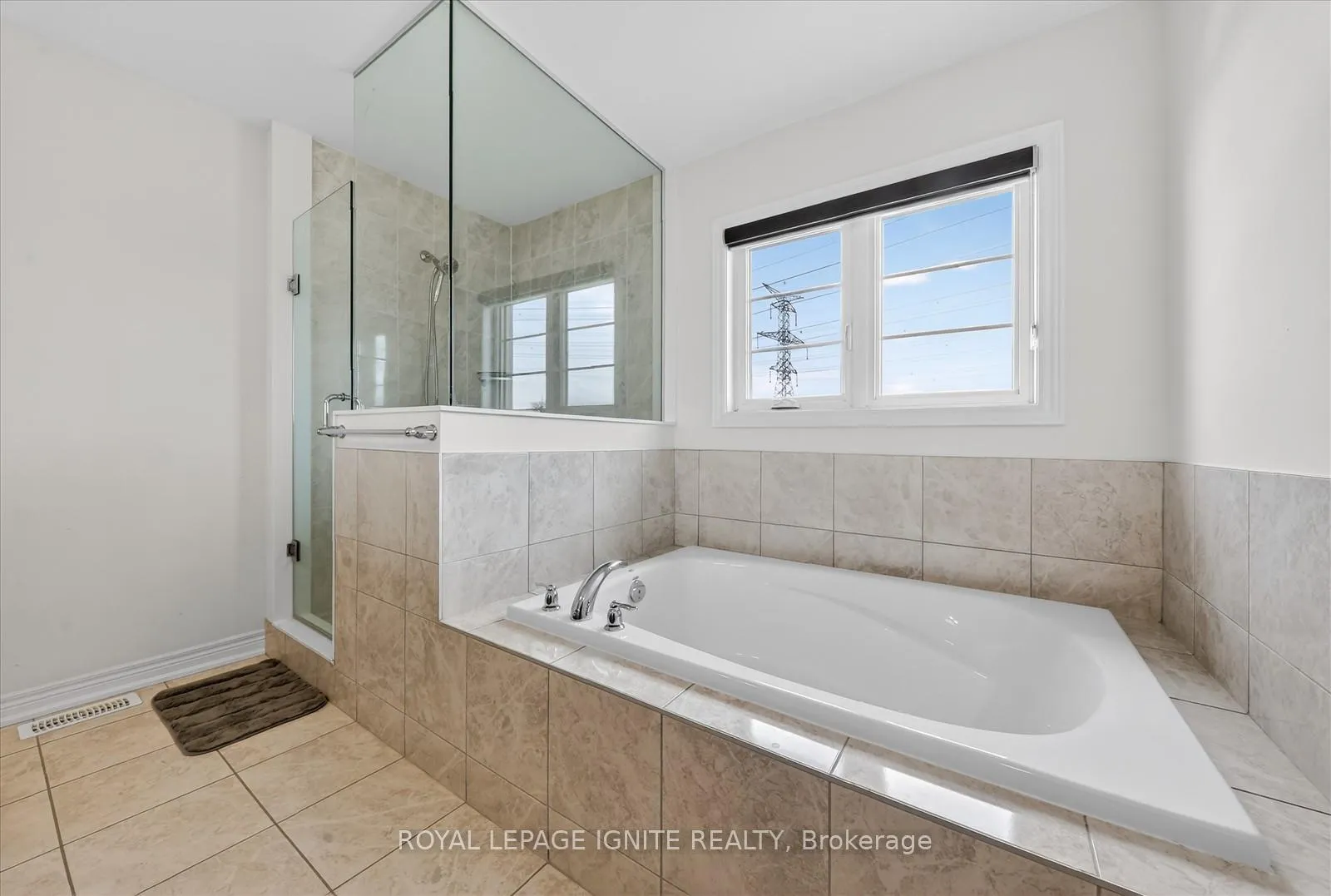 Photo 31 of 308 Windfields Farm Drive W, Oshawa, Windfields — HOMEH