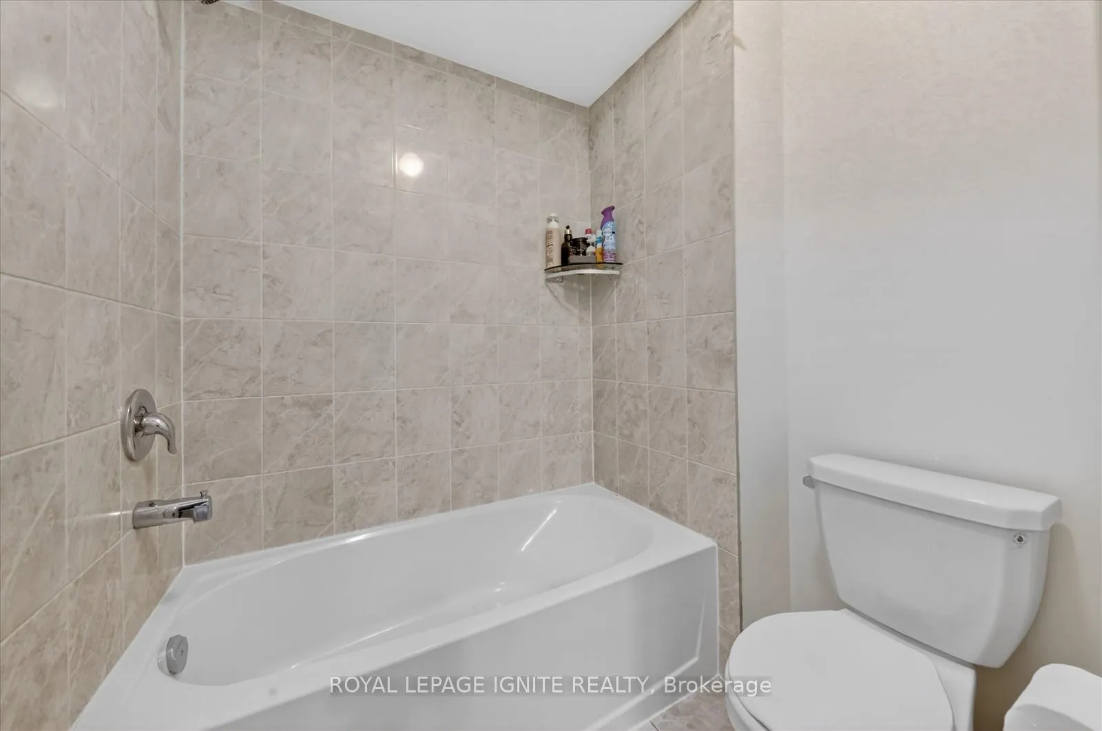 Photo 38 of 308 Windfields Farm Drive W, Oshawa, Windfields — HOMEH