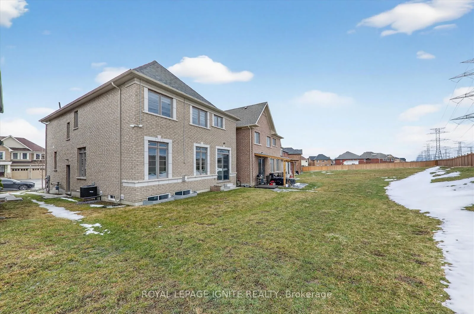 Photo 42 of 308 Windfields Farm Drive W, Oshawa, Windfields — HOMEH